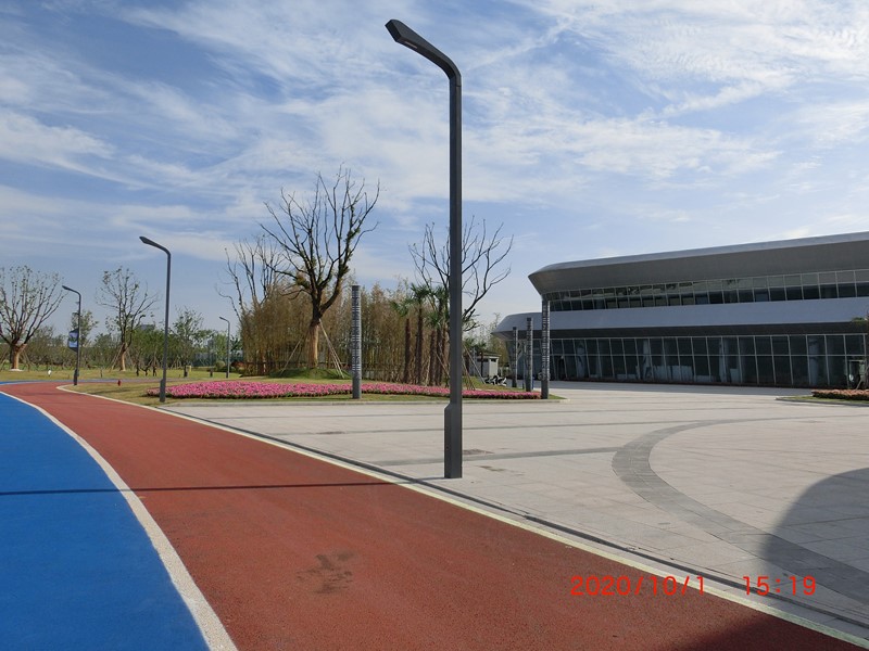 鹽龍體育公園場(chǎng)館周邊路燈